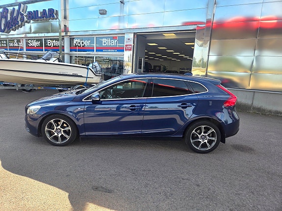 Volvo V40 3 of 21