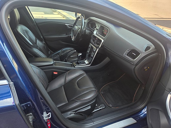 Volvo V40 11 of 21