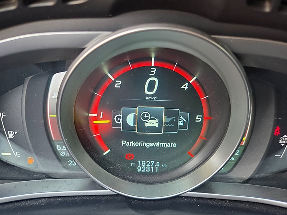 Volvo V40 16 of 21