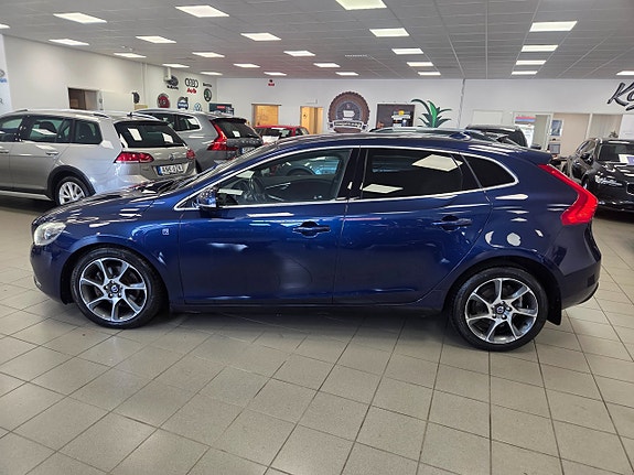 Volvo V40 3 of 25