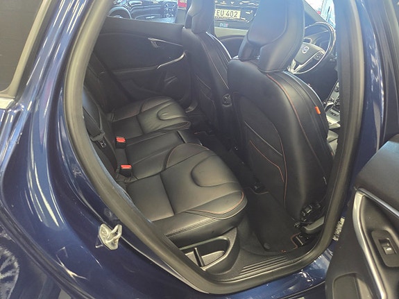 Volvo V40 11 of 25