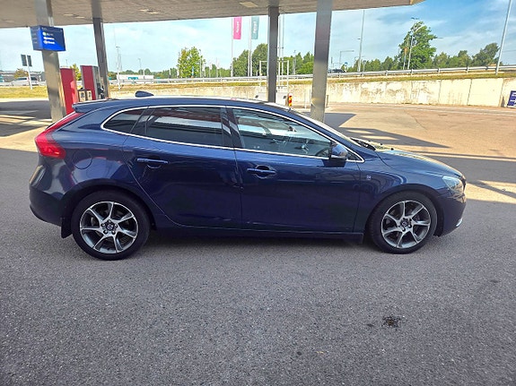 Volvo V40 10 of 21