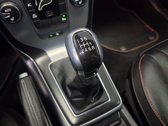 Volvo V40 25 of 25