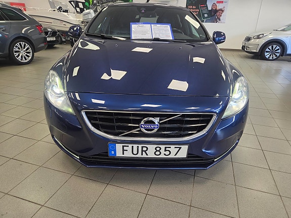 Volvo V40 18 of 25
