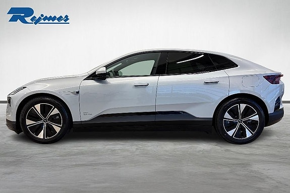 Polestar 4 2 of 24