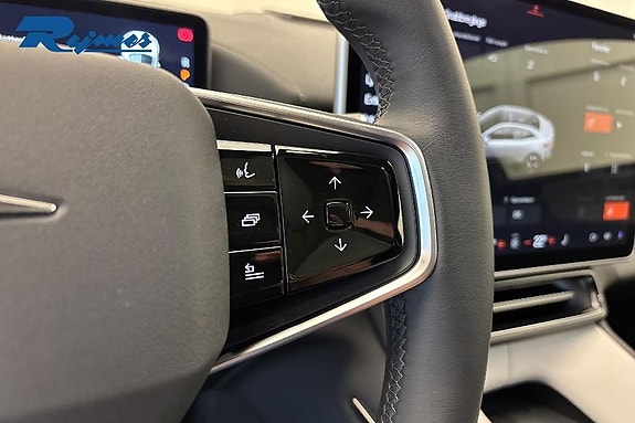 Polestar 4 14 of 24