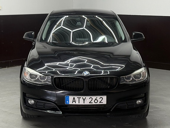 BMW 320d 2 of 20