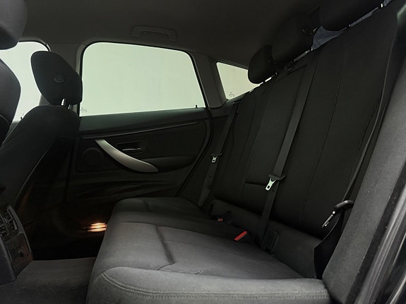 BMW 320d 14 of 20