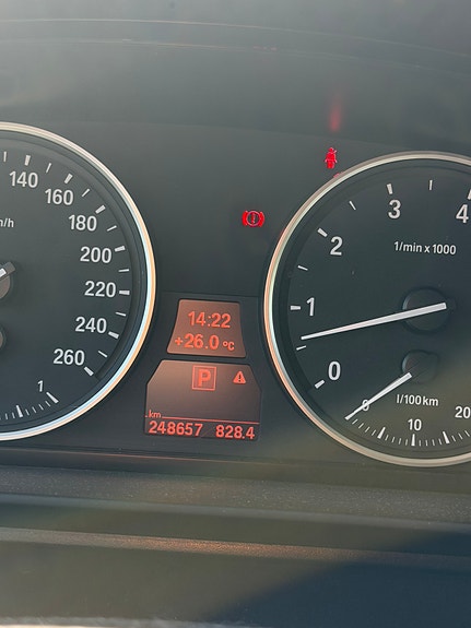 BMW 523i 12 of 12