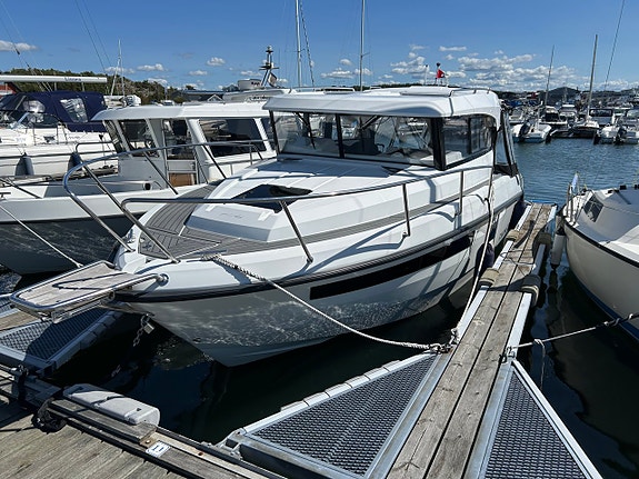 Finnmaster Pilot 8 / P8 2x Yamaha F150 l Endast 104h 2 of 14