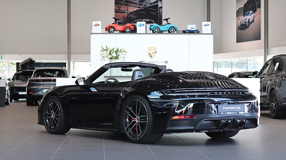 Porsche 911 2 of 10