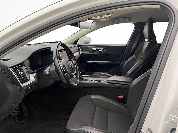 Volvo V60 11 of 30