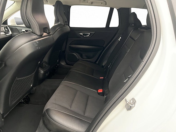 Volvo V60 26 of 30