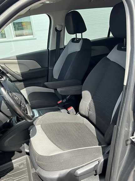 Citroen Grand C4 Picasso 3 of 7