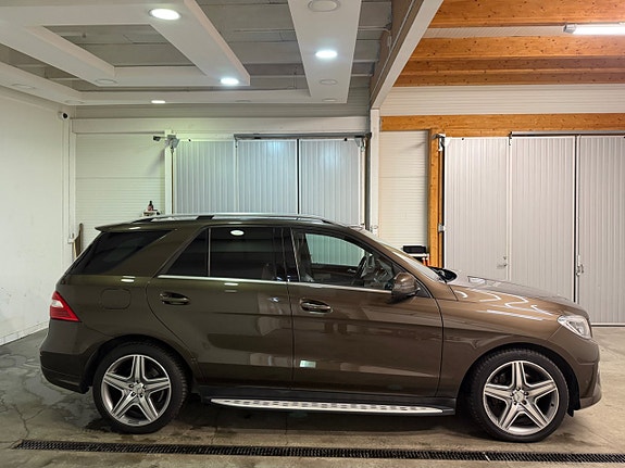 Mercedes-Benz ML350 17 of 20