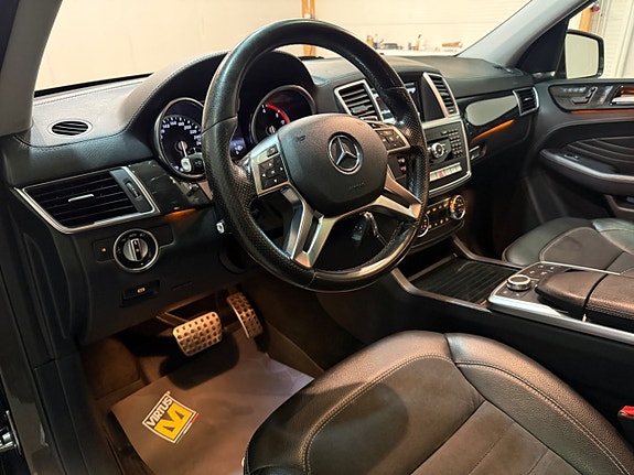 Mercedes-Benz ML350 6 of 20