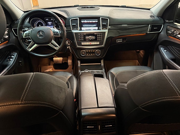 Mercedes-Benz ML350 9 of 20