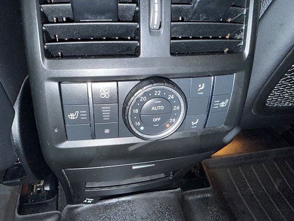 Mercedes-Benz ML350 12 of 20