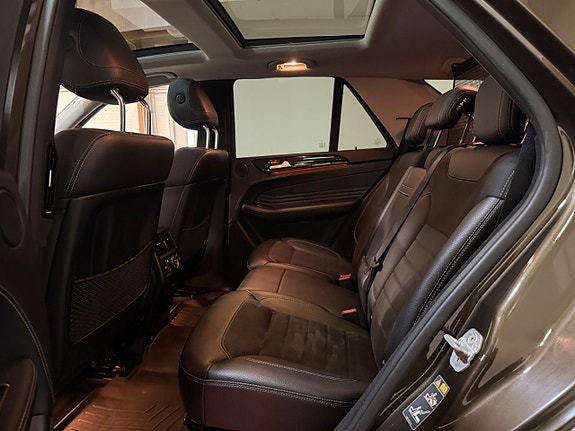 Mercedes-Benz ML350 13 of 20