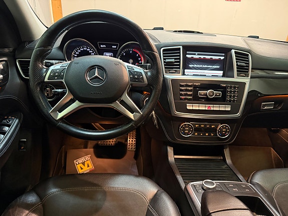 Mercedes-Benz ML350 10 of 20