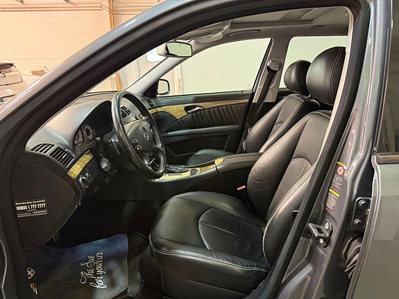 Mercedes-Benz E320 7 of 14