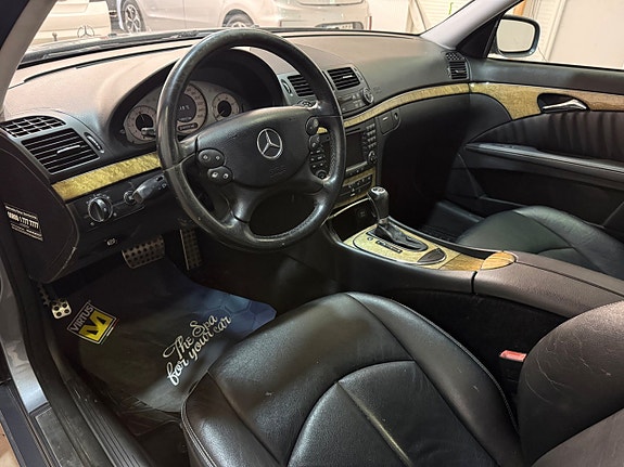 Mercedes-Benz E320 6 of 14
