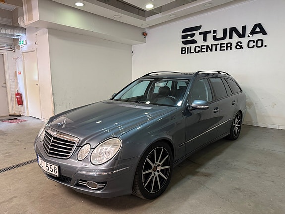 Mercedes-Benz E320 4 of 14