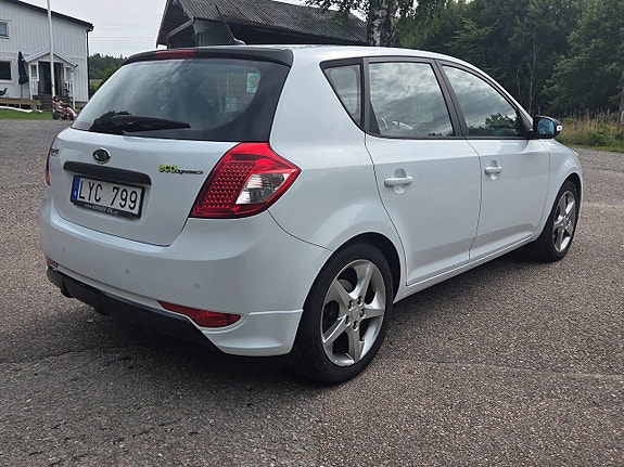 Kia Ceed 5 of 14
