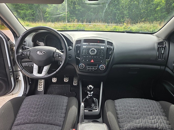 Kia Ceed 10 of 14