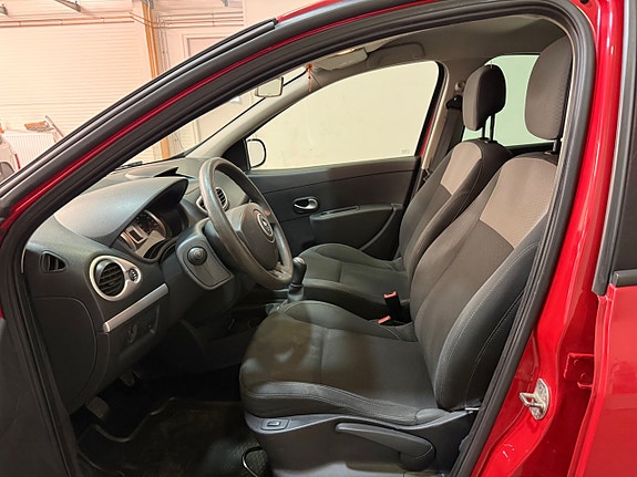 Renault Clio 7 of 15