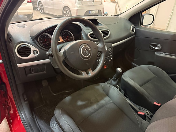 Renault Clio 6 of 15