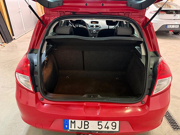 Renault Clio 13 of 15