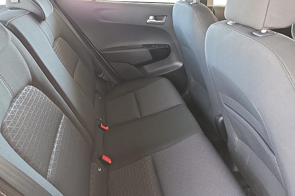 Kia Picanto 15 of 19