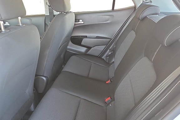 Kia Picanto 14 of 19