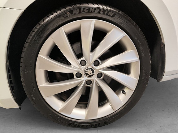 Skoda Superb 8 of 26