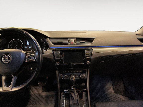 Skoda Superb 10 of 26