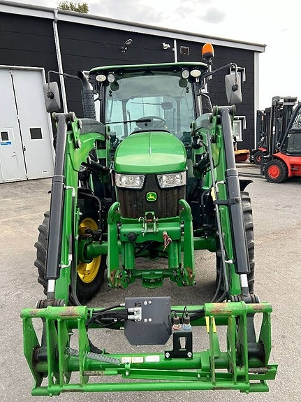 John Deere 5075 E 7 of 19