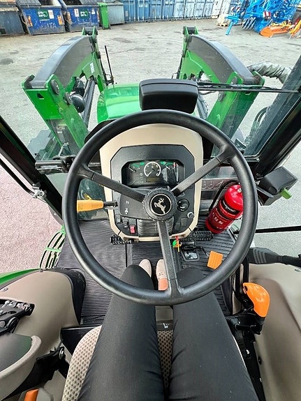John Deere 5075 E 12 of 19