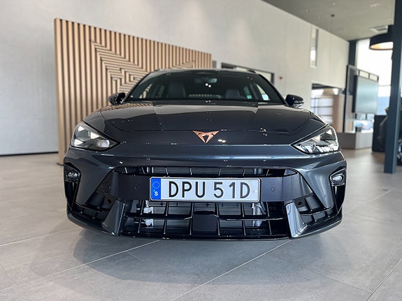 Cupra Leon 2 of 12