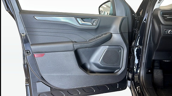 Ford Kuga 11 of 12