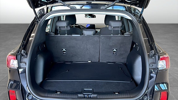 Ford Kuga 10 of 12
