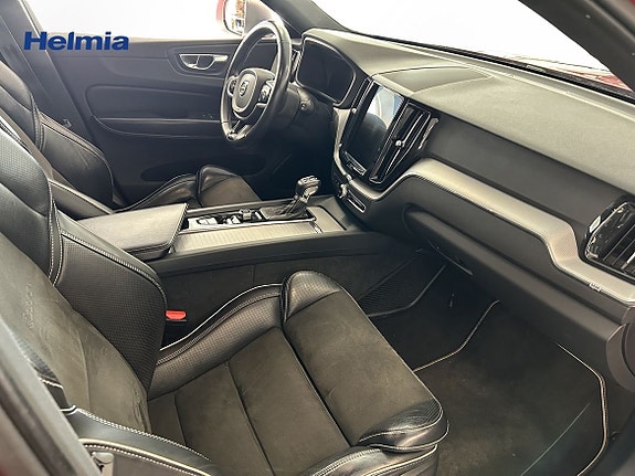 Volvo XC60 5 of 15