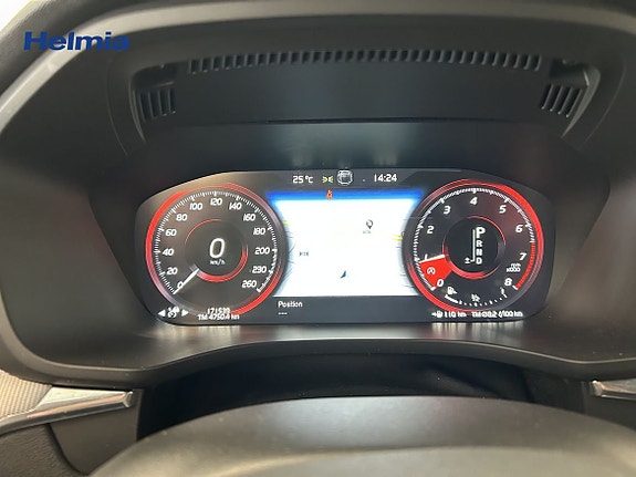 Volvo XC60 13 of 15