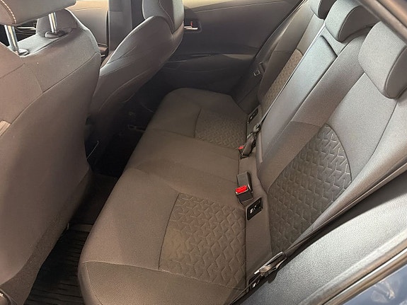 Toyota Corolla 8 of 11