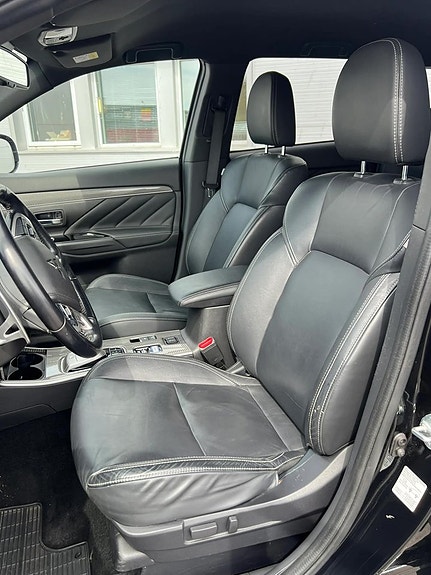 Mitsubishi Outlander 6 of 6