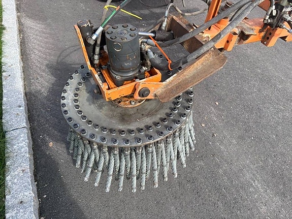 Nesbo Ogräsborste Penselborste UK 700 R / L SMS fäste La 6 of 14