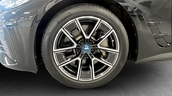 BMW i4 9 of 9