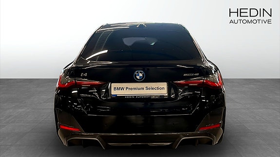 BMW i4 7 of 9