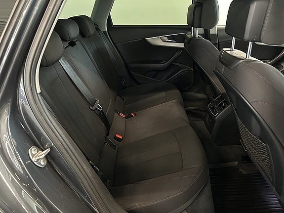 Audi A4 10 of 19