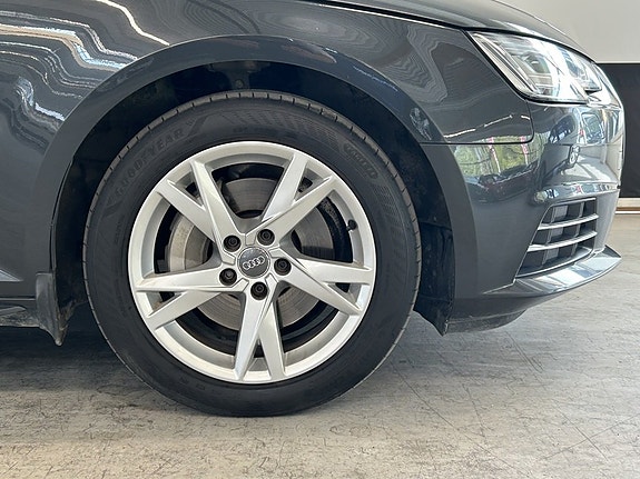 Audi A4 5 of 19